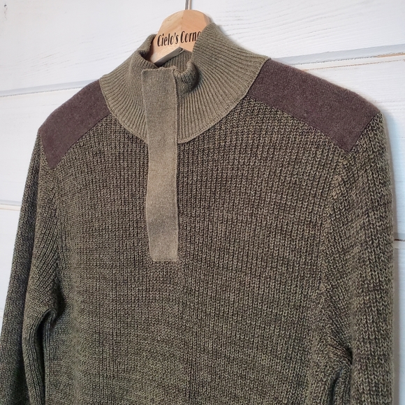 Banana Republic Military Green Shoulder Patch Sweater Size Small - Picture 2 of 11